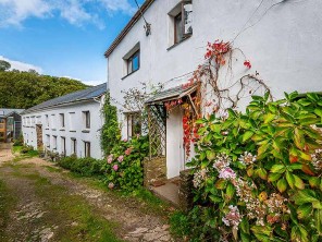2 Bedroom Former Millhouse on a Country Estate with Tennis and Pool near Dittisham, Devon, England